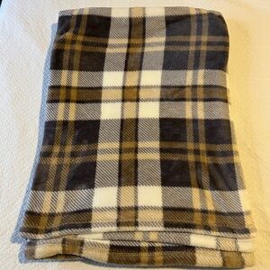 Vera Bradley Plaid Fleece Blanket in Brown and Cream